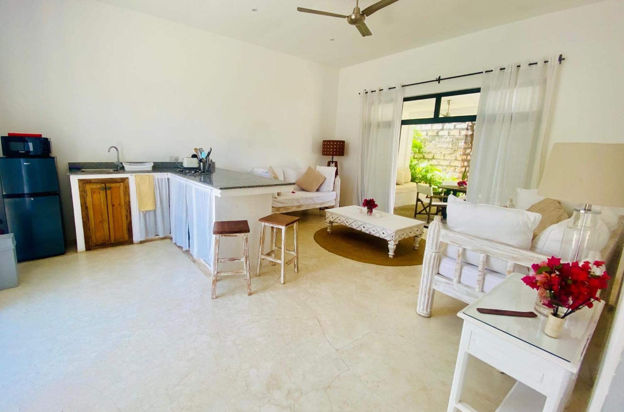 Nyumba Nyekundu Villa วาตามู ภายนอก รูปภาพ